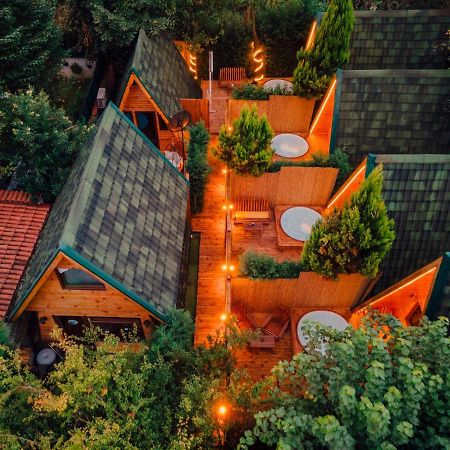 Sapanca Sahil Bungalow Bed & Breakfast Exterior photo