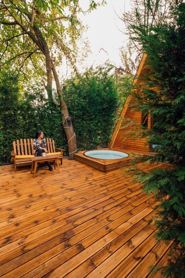 Sapanca Sahil Bungalow Bed & Breakfast Exterior photo